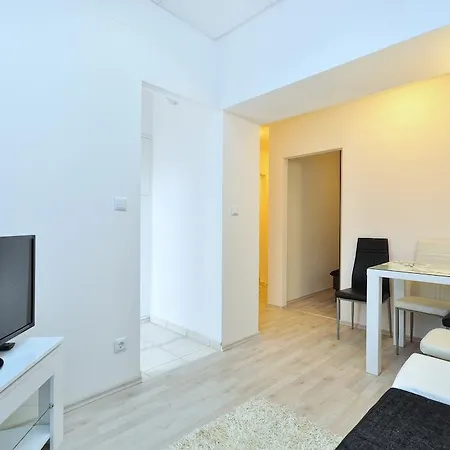 Leko Apartment *