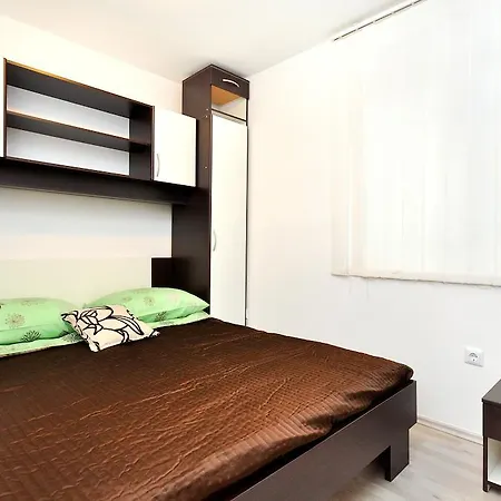 Leko Apartment *